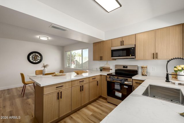 402 W EL PRADO Road, Chandler, AZ 85225