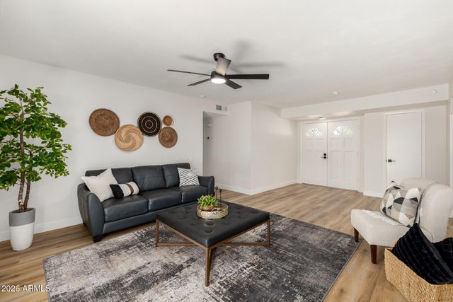 402 W EL PRADO Road, Chandler, AZ 85225