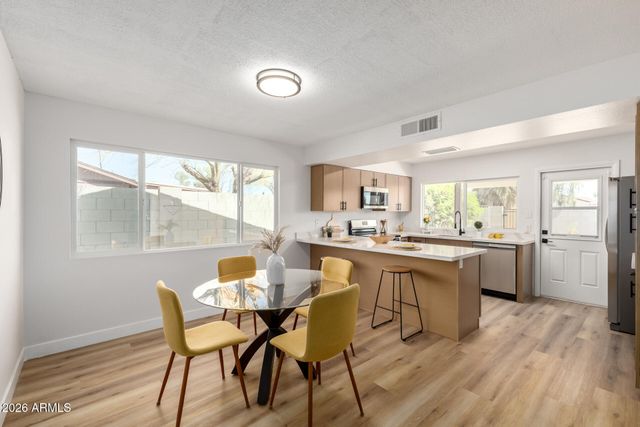 402 W EL PRADO Road, Chandler, AZ 85225