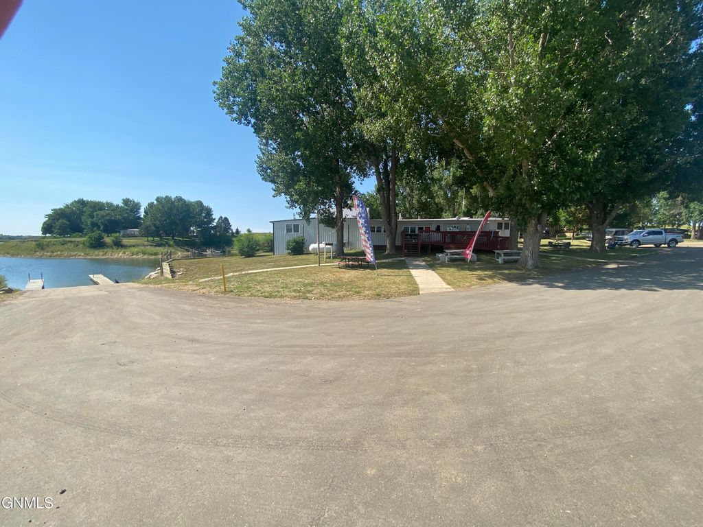 8 Marina Road, Mandaree, ND 58757 photo 2
