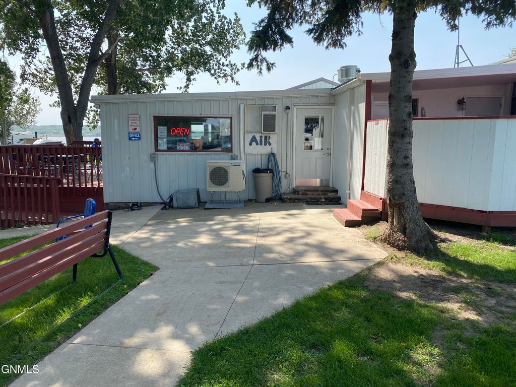 8 Marina Road, Mandaree, ND 58757 photo 4