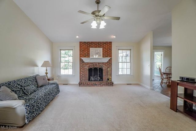 545 E Maple Street, Hartville, OH 44632