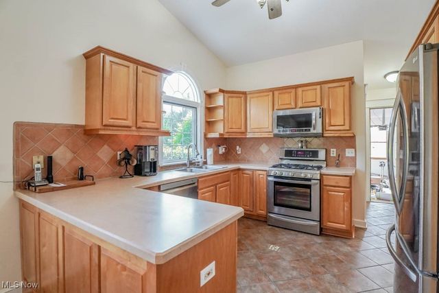 545 E Maple Street, Hartville, OH 44632