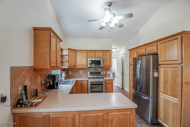 545 E Maple Street, Hartville, OH 44632