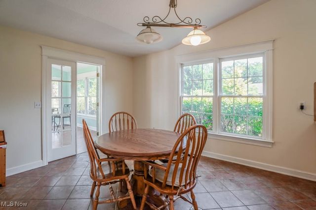 545 E Maple Street, Hartville, OH 44632