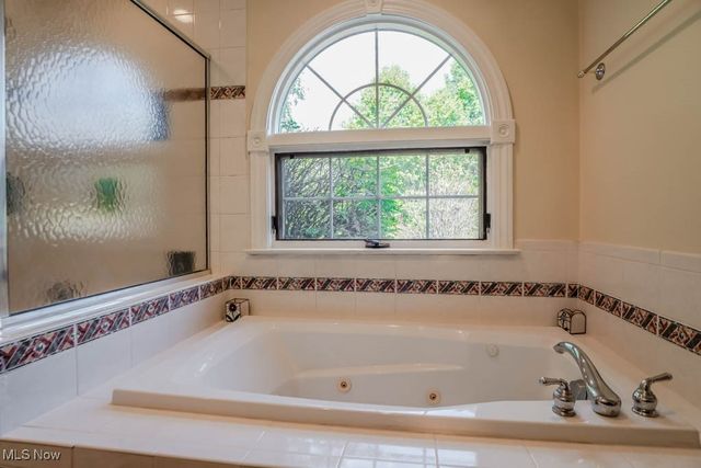 545 E Maple Street, Hartville, OH 44632