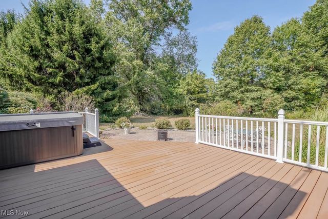 545 E Maple Street, Hartville, OH 44632