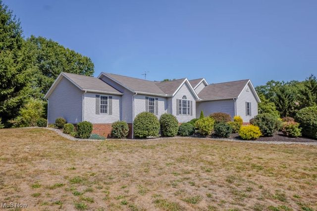 545 E Maple Street, Hartville, OH 44632