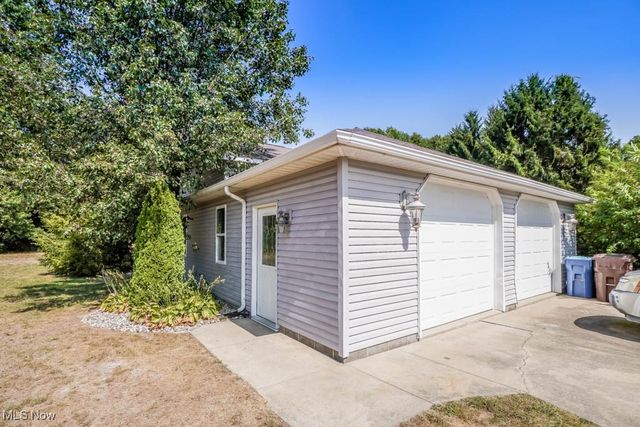 545 E Maple Street, Hartville, OH 44632