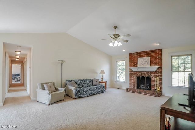 545 E Maple Street, Hartville, OH 44632