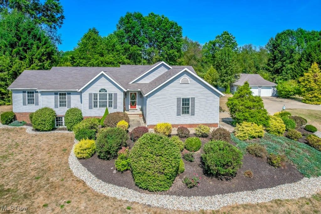 545 E Maple Street, Hartville, OH 44632