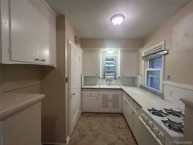 5290 University Place, Detroit, MI 48224