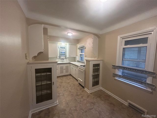 5290 University Place, Detroit, MI 48224