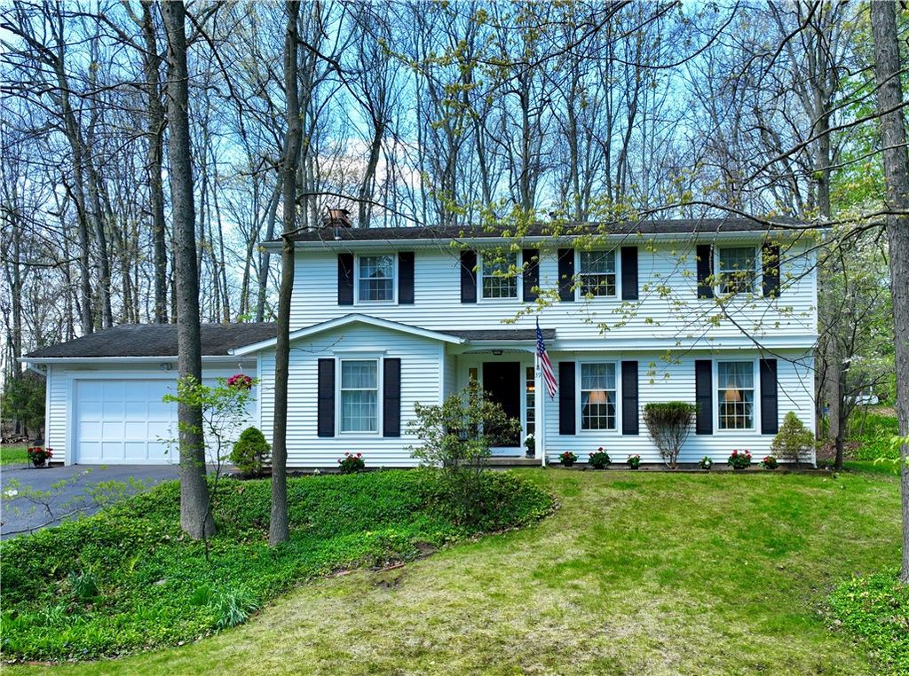 39 South Ridge Trail, Perinton, NY 14450