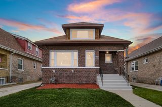 2114 S 10th Avenue, Maywood, IL 60153