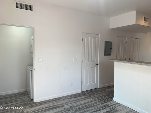 1741 E Hedrick Drive, Tucson, AZ 85719