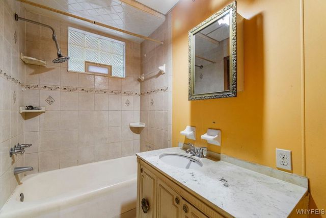 16 Harriet Avenue, Buffalo, NY 14215