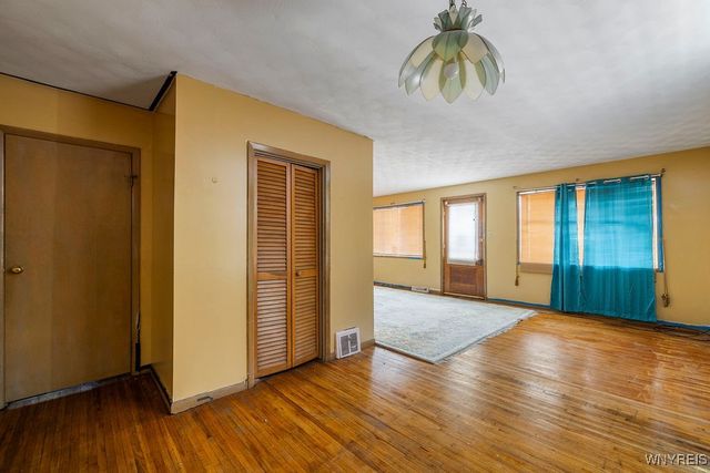 16 Harriet Avenue, Buffalo, NY 14215