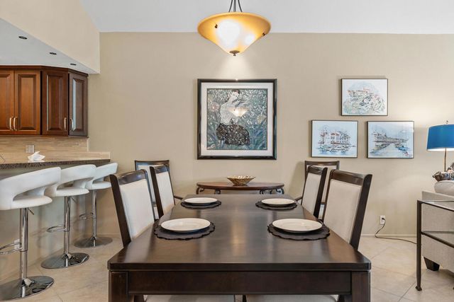 337 Red River Road, Palm Desert, CA 92211