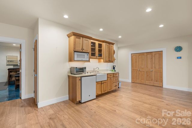 34 Rose Creek Road, Leicester, NC 28748