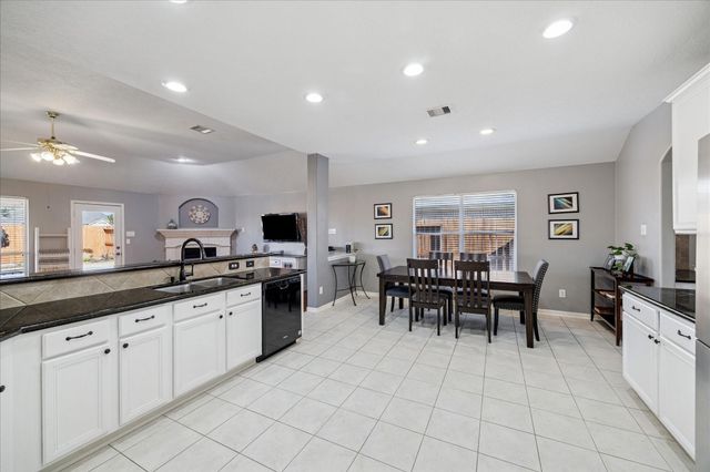 1818 High Falls Lane, Pearland, TX 77581