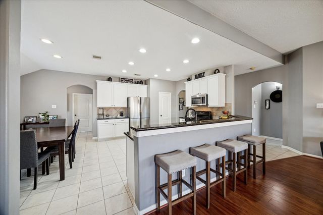 1818 High Falls Lane, Pearland, TX 77581