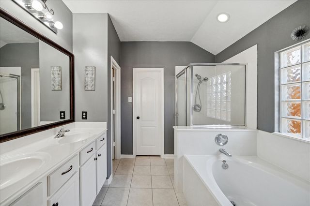 1818 High Falls Lane, Pearland, TX 77581