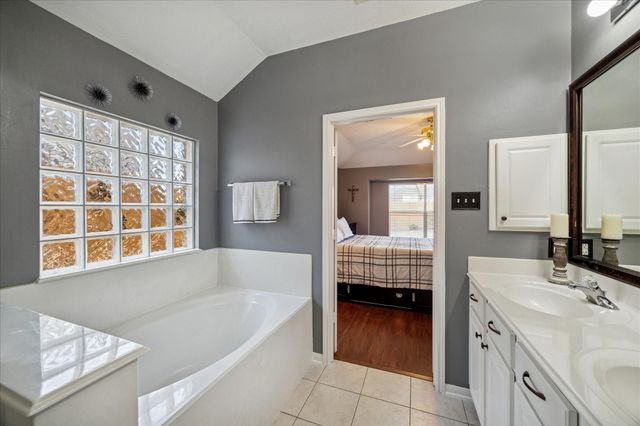 1818 High Falls Lane, Pearland, TX 77581