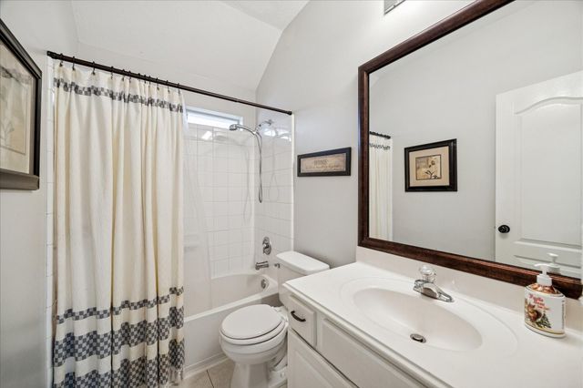 1818 High Falls Lane, Pearland, TX 77581