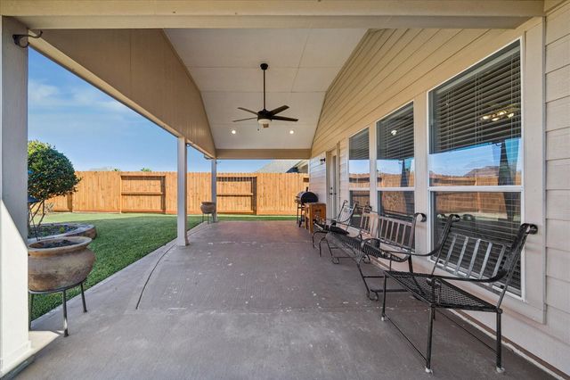 1818 High Falls Lane, Pearland, TX 77581