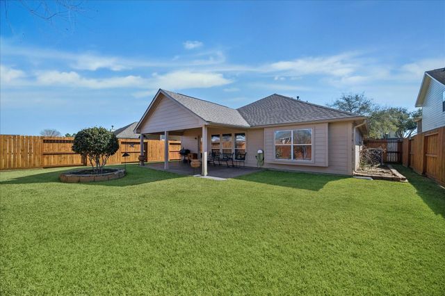 1818 High Falls Lane, Pearland, TX 77581