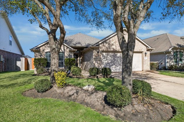 1818 High Falls Lane, Pearland, TX 77581