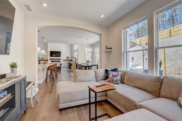 170 Greenbrier Way, Canton, GA 30114