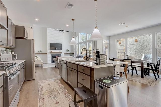 170 Greenbrier Way, Canton, GA 30114