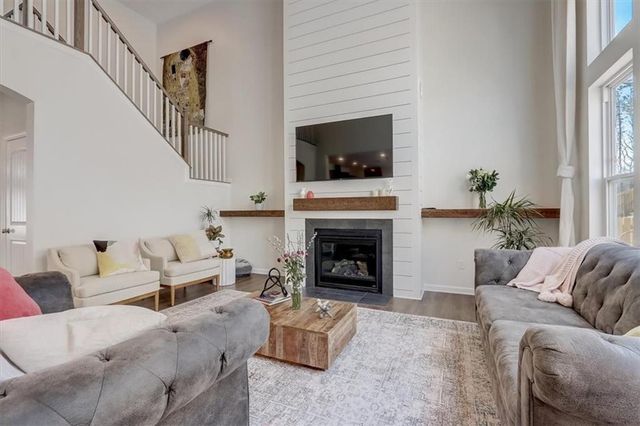 170 Greenbrier Way, Canton, GA 30114