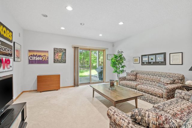 12525 42nd Avenue N, Plymouth, MN 55441
