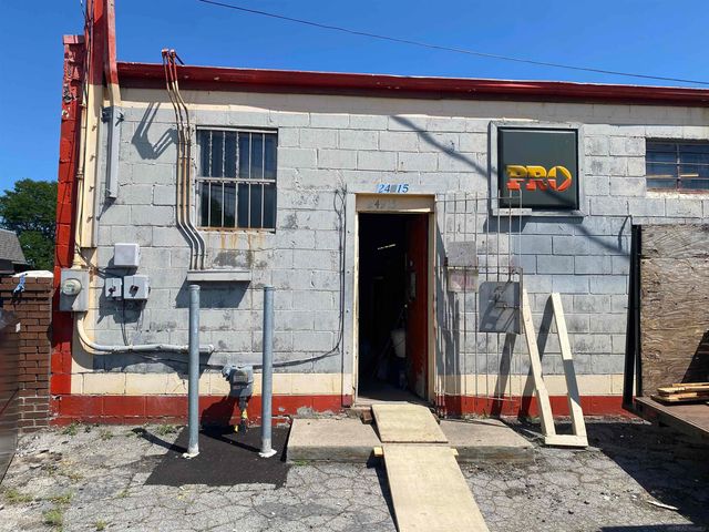 24915 Gratiot Avenue, Eastpointe, MI 48021