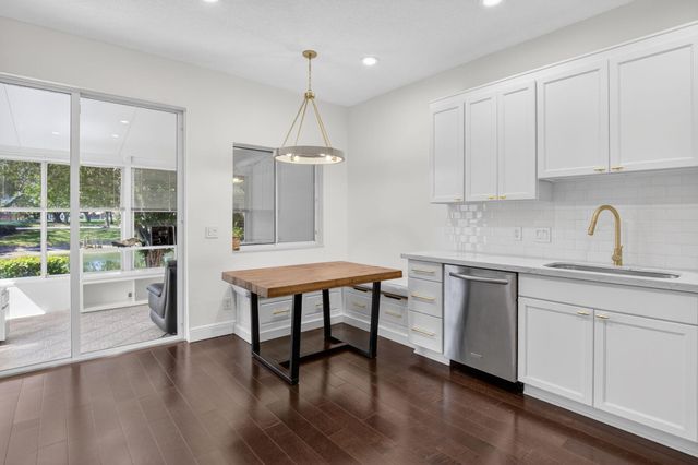 10530 Lake Vista Circle, Boca Raton, FL 33498