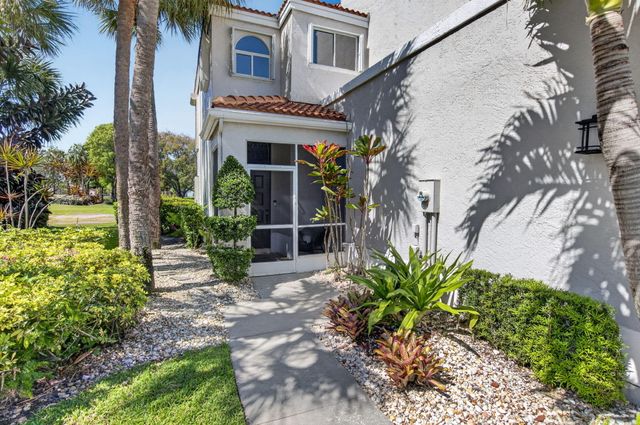 10530 Lake Vista Circle, Boca Raton, FL 33498