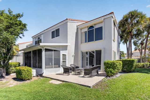 10530 Lake Vista Circle, Boca Raton, FL 33498