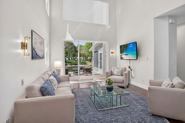 10530 Lake Vista Circle, Boca Raton, FL 33498