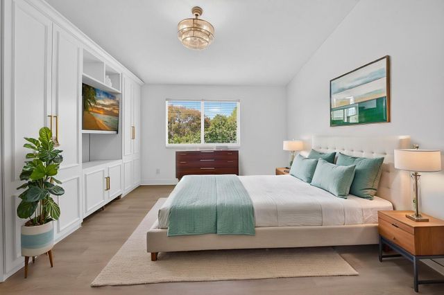 10530 Lake Vista Circle, Boca Raton, FL 33498