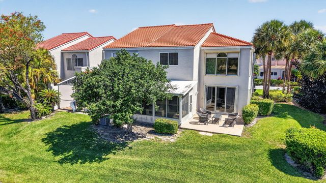 10530 Lake Vista Circle, Boca Raton, FL 33498