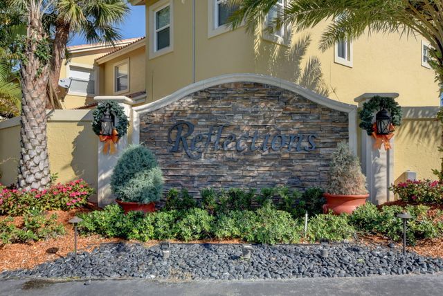 10530 Lake Vista Circle, Boca Raton, FL 33498