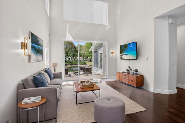 10530 Lake Vista Circle, Boca Raton, FL 33498