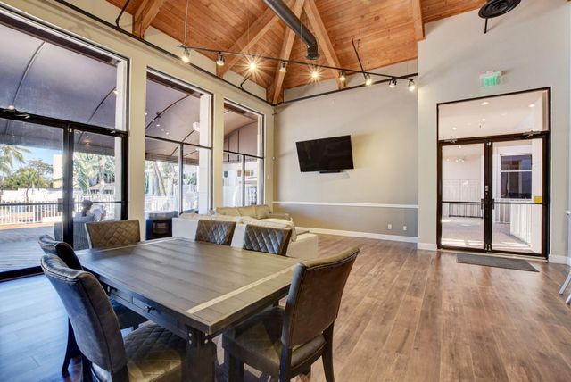 10530 Lake Vista Circle, Boca Raton, FL 33498