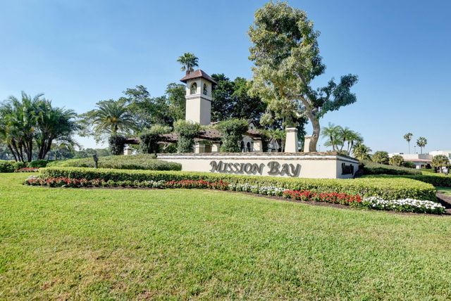 10530 Lake Vista Circle, Boca Raton, FL 33498