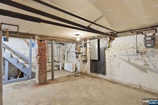 83 Hamilton Street, East Orange, NJ 07017