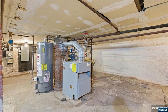 83 Hamilton Street, East Orange, NJ 07017