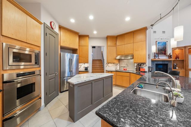 142 Creekwood E, Montgomery, TX 77356